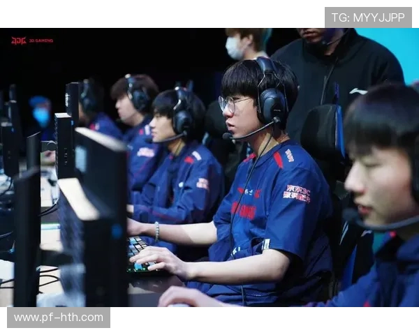 JDG在英雄联盟中的阵地战表现分析与战术得失探讨