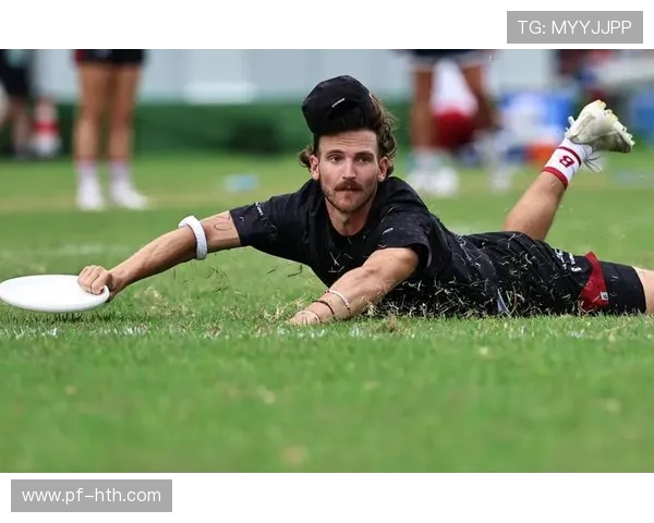 飞盘追梦：周静的热爱与坚持在运动中的成长故事